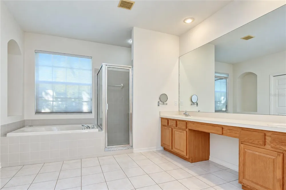2202 LONGMORE CIRCLE Valrico, FL 33596