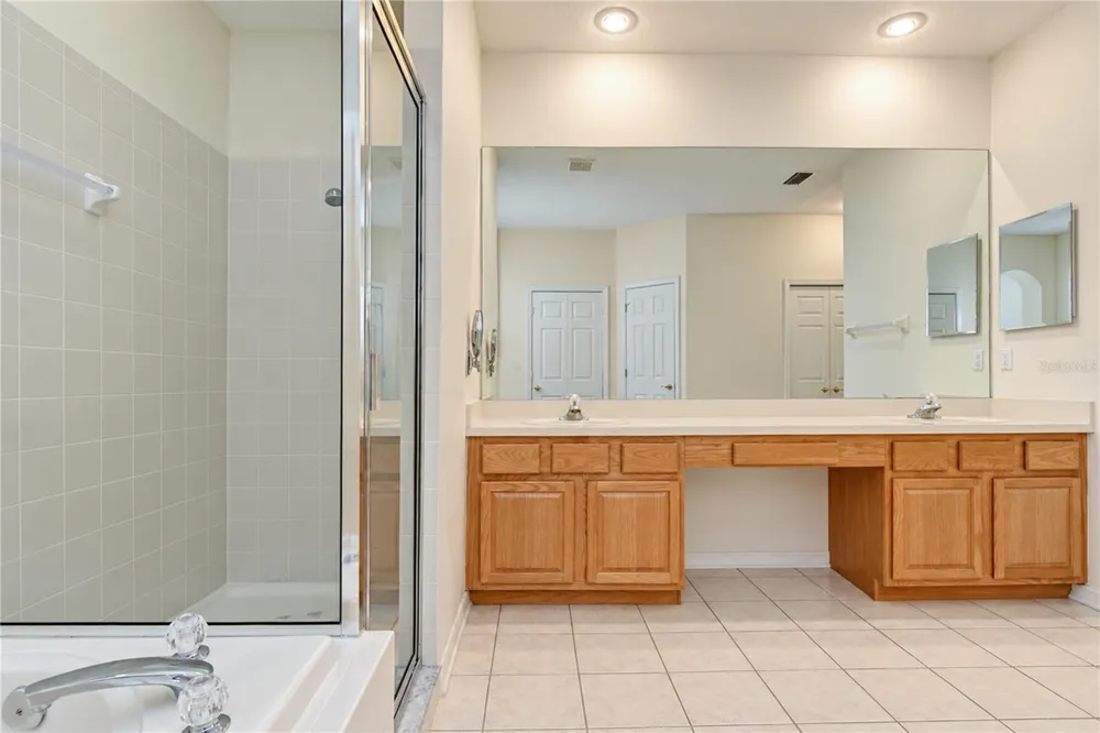 2202 LONGMORE CIRCLE Valrico, FL 33596