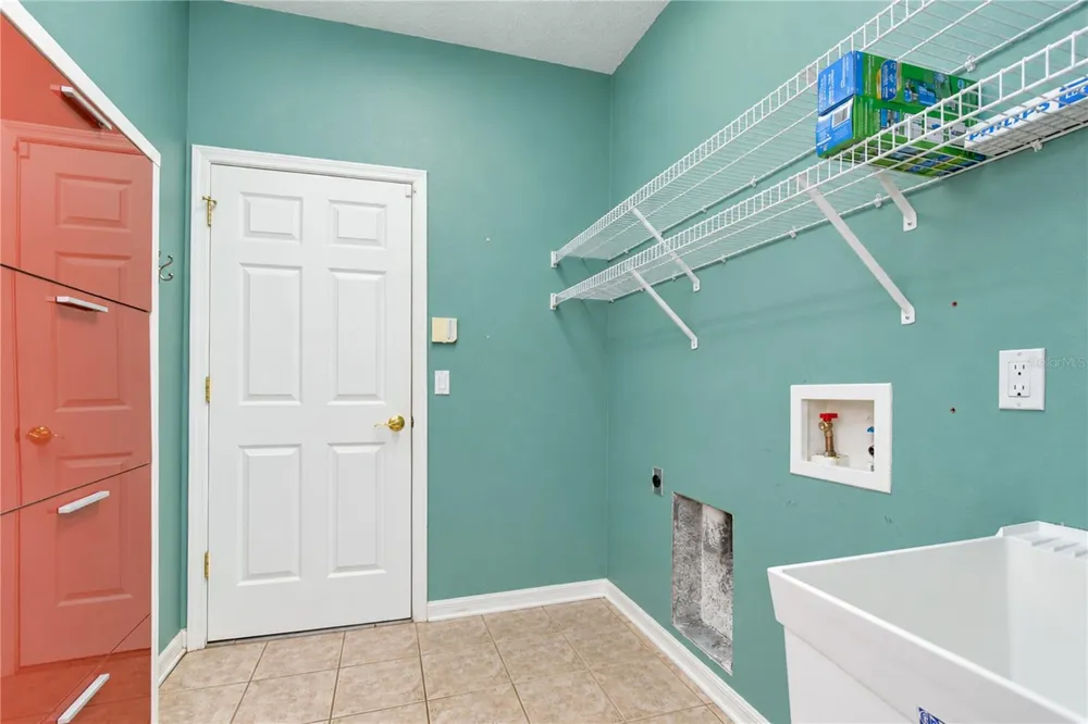 2202 LONGMORE CIRCLE Valrico, FL 33596