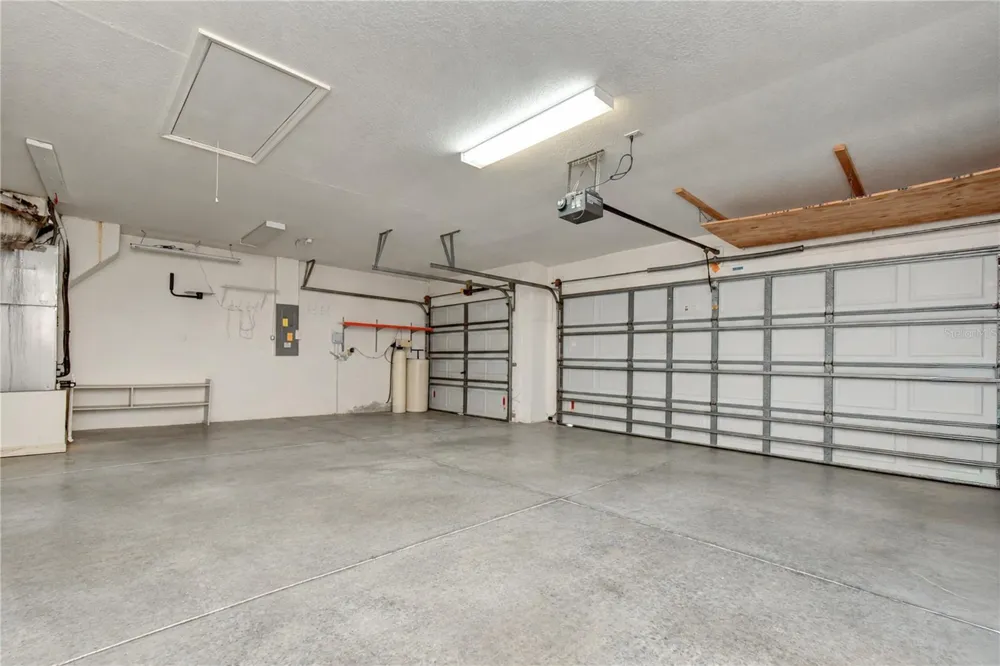 2202 LONGMORE CIRCLE Valrico, FL 33596