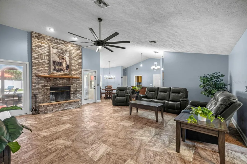 2611 SE 27 STREET ocala, FL 34471