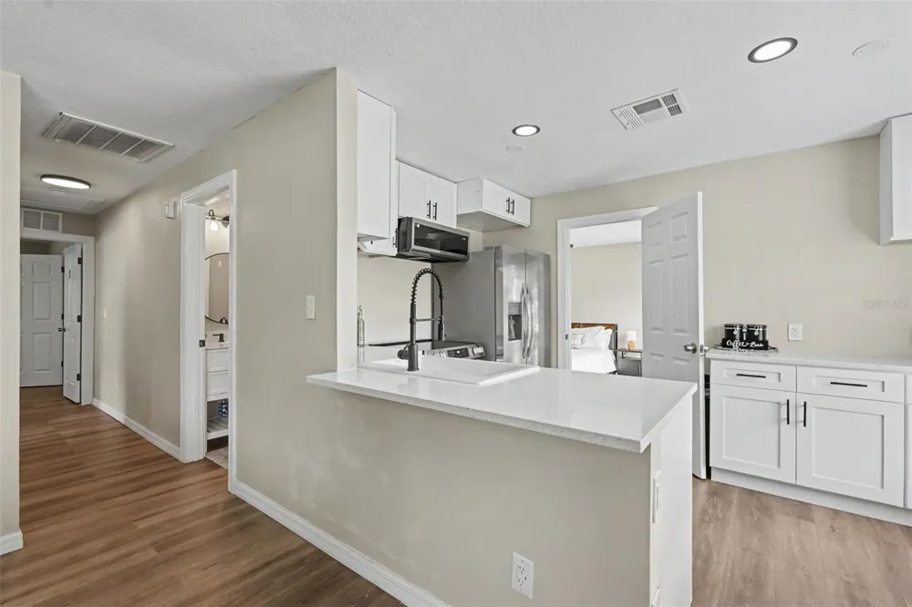 102 SHORE DRIVE E Oldsmar, FL 34677