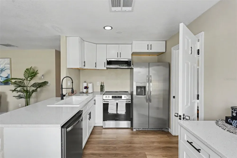 102 SHORE DRIVE E Oldsmar, FL 34677