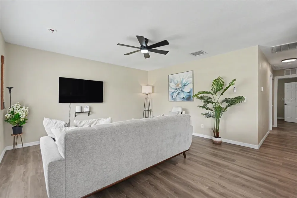 102 SHORE DRIVE E Oldsmar, FL 34677