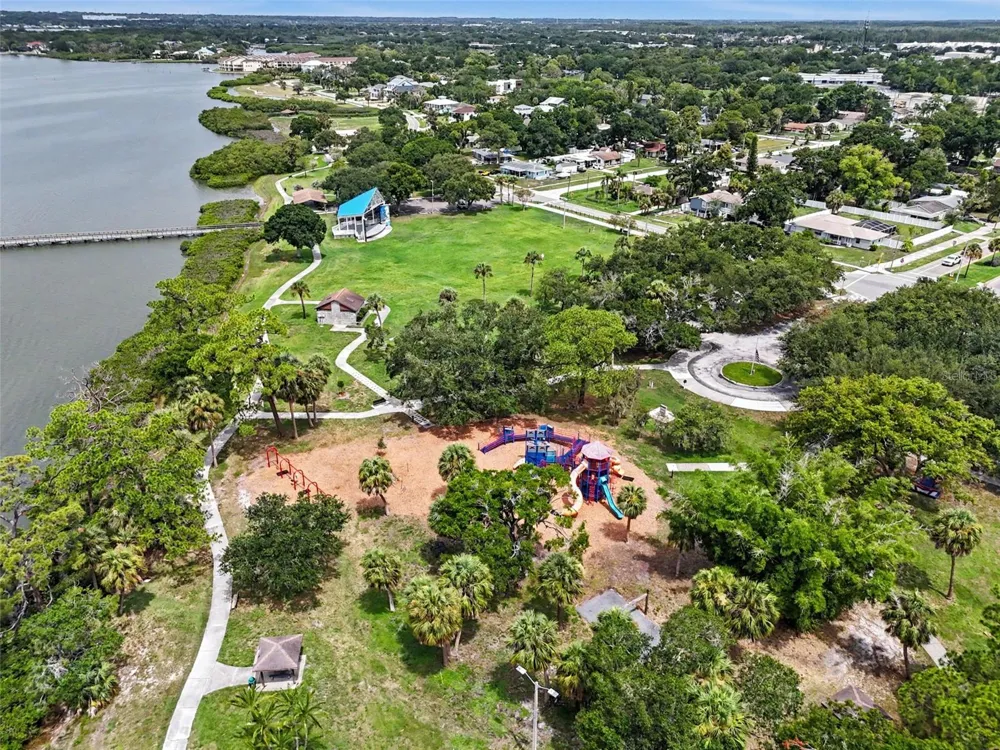 102 SHORE DRIVE E Oldsmar, FL 34677