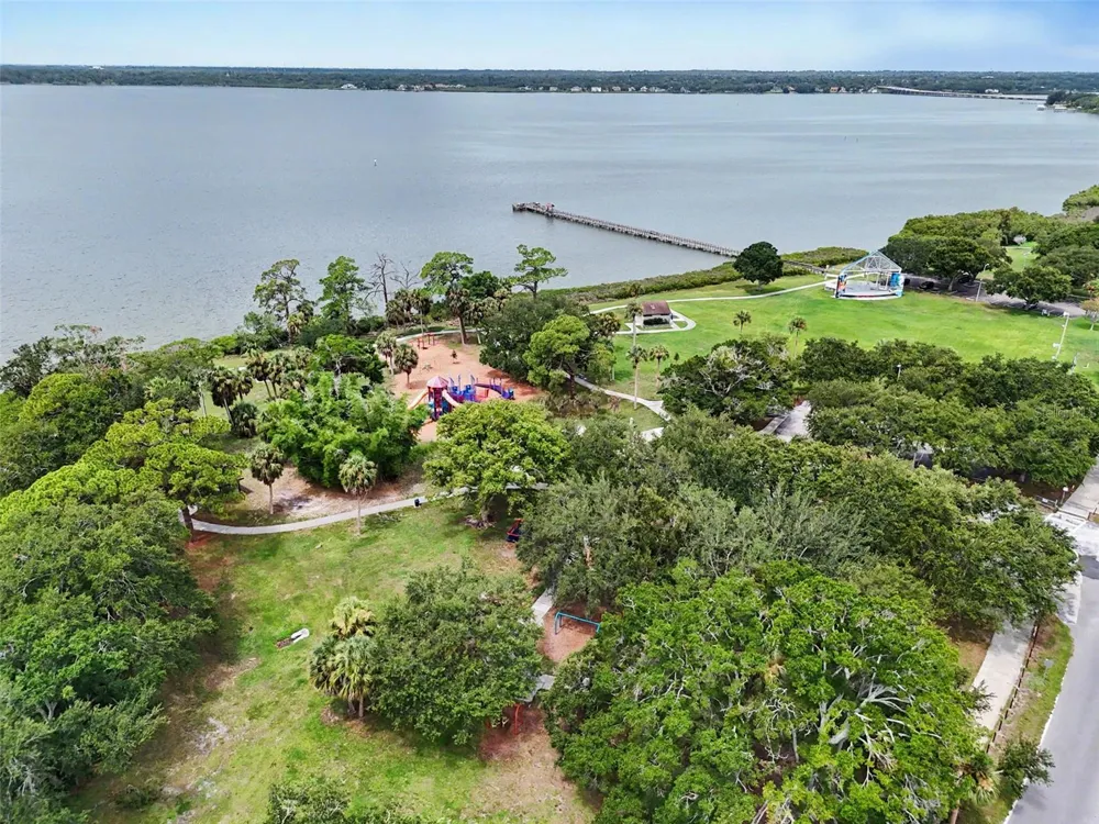 102 SHORE DRIVE E Oldsmar, FL 34677
