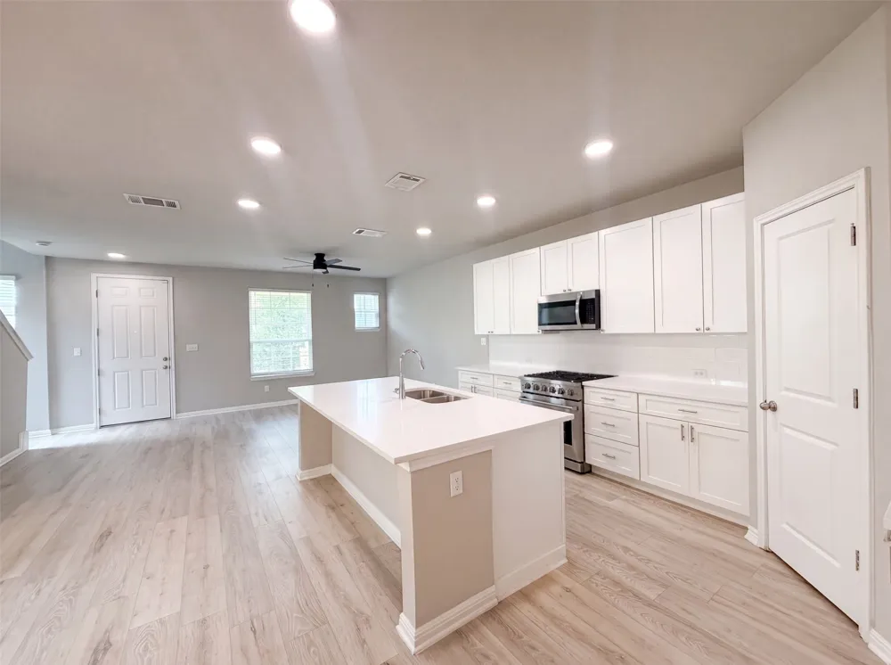 304 Lost Mine Peak Lane Dripping Springs, TX 78620