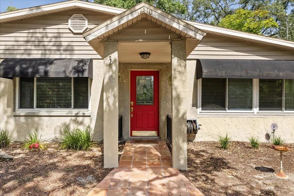 12510 NOREAST LAKE DRIVE Tampa, FL 33612