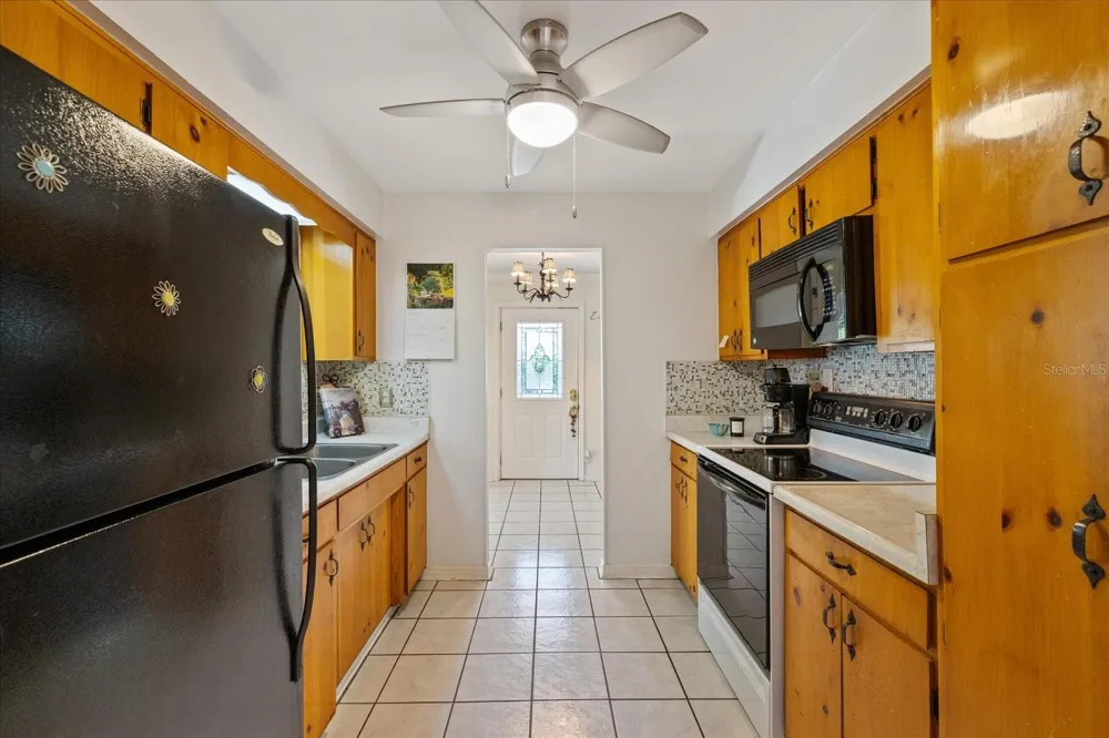 12510 NOREAST LAKE DRIVE Tampa, FL 33612