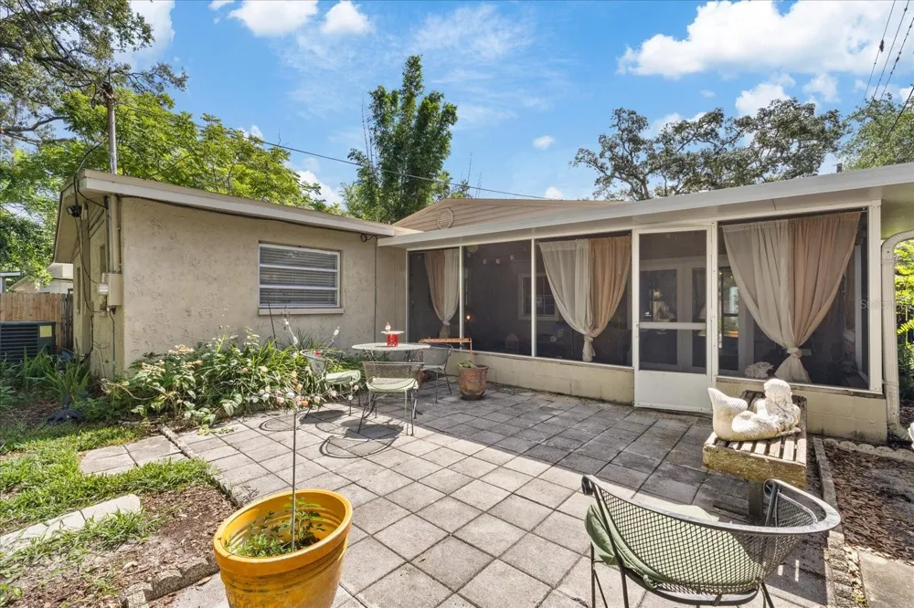 12510 NOREAST LAKE DRIVE Tampa, FL 33612