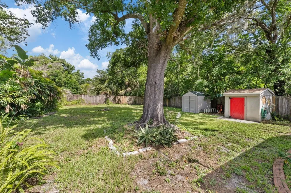 12510 NOREAST LAKE DRIVE Tampa, FL 33612