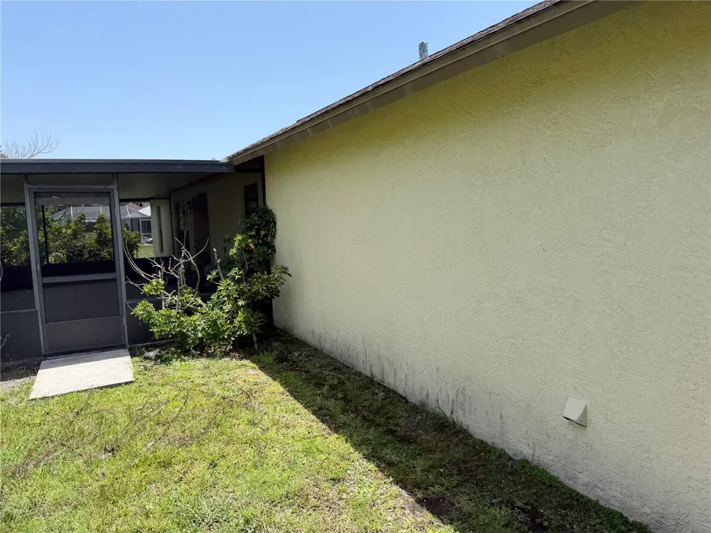 8451 SW 14TH LANE Okeechobee, FL 34974