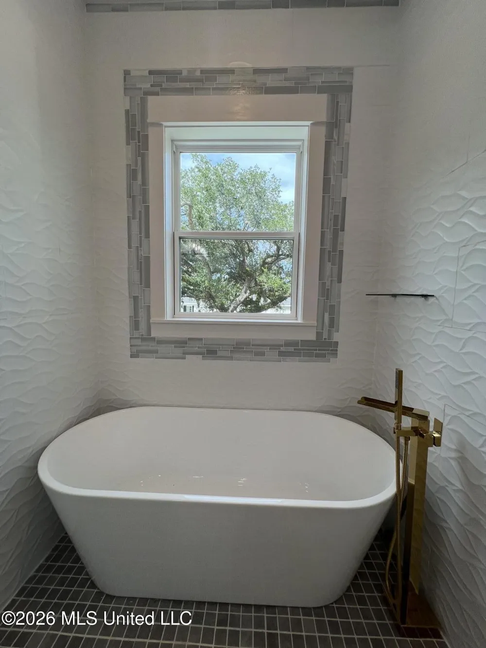 120 Grosvenor Place Waveland, MS 39576
