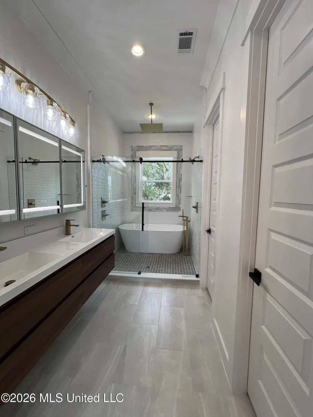 120 Grosvenor Place Waveland, MS 39576