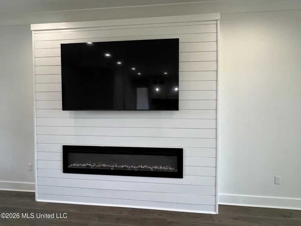 120 Grosvenor Place Waveland, MS 39576
