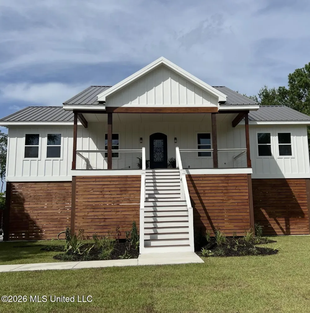 120 Grosvenor Place Waveland, MS 39576