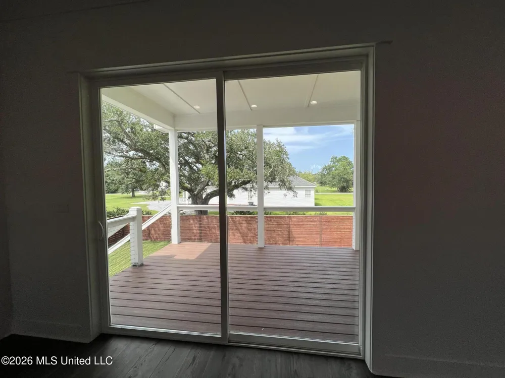 120 Grosvenor Place Waveland, MS 39576