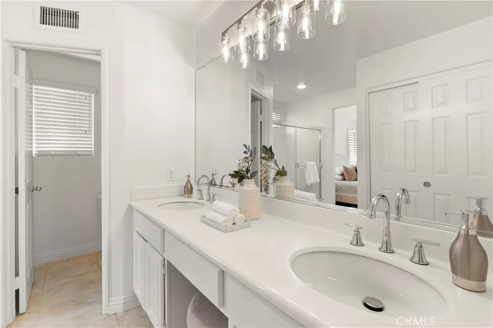 15 Poppyfield Rancho Santa Margarita, CA 92688