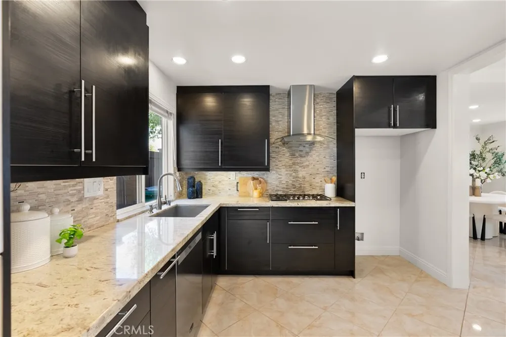 15 Poppyfield Rancho Santa Margarita, CA 92688
