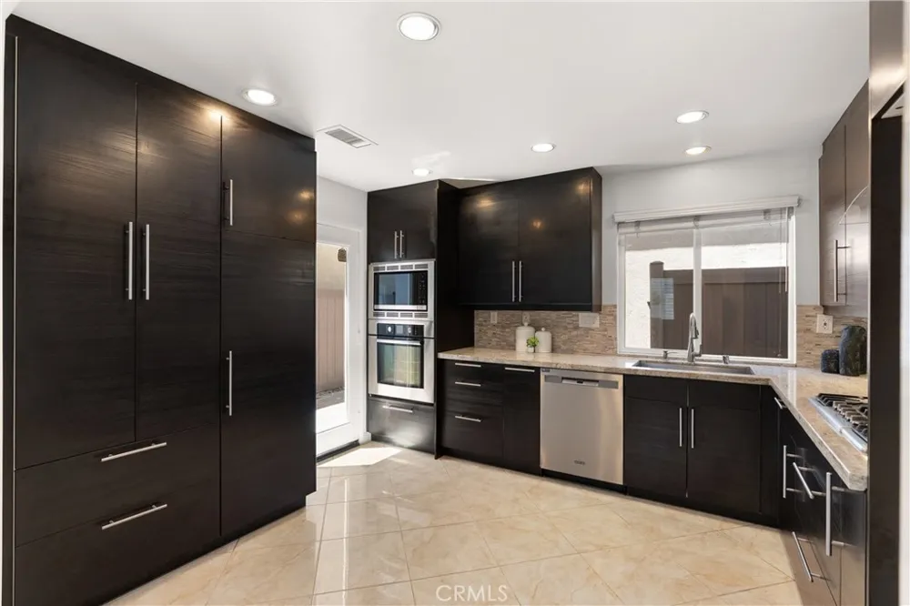 15 Poppyfield Rancho Santa Margarita, CA 92688