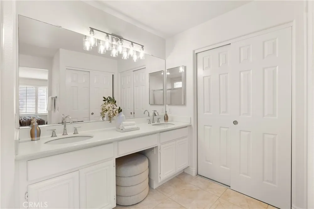 15 Poppyfield Rancho Santa Margarita, CA 92688
