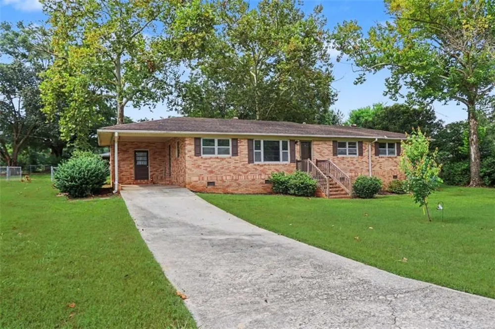 63 Green Street Royston, GA 30662