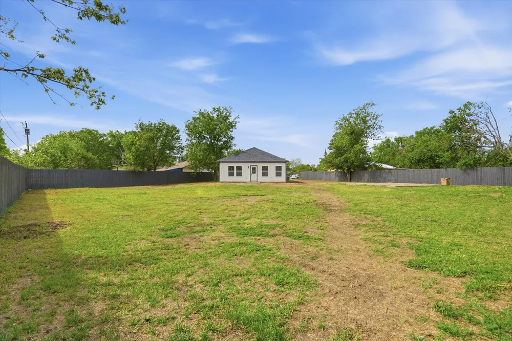 1613 SE Park Road Mineral Wells, TX 76067
