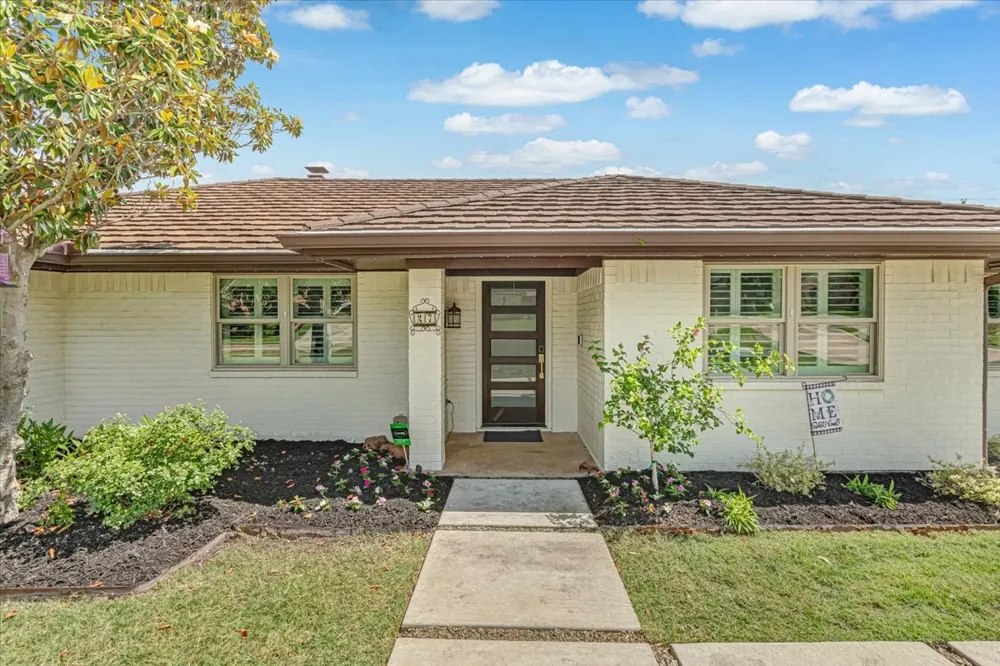 27 Crestwood Drive Trophy Club, TX 76262