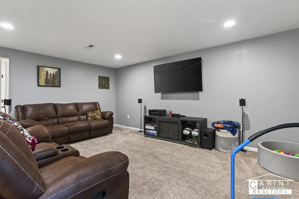 9291 Big Leaf Drive West Olive, MI 49460