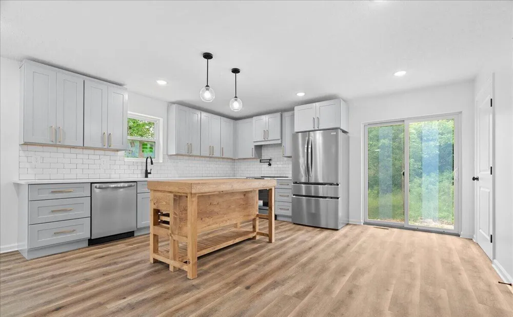 102 Mehl Street Leslie, MI 49251