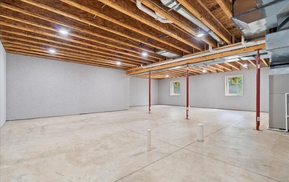 102 Mehl Street Leslie, MI 49251