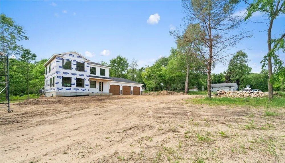 102 Mehl Street Leslie, MI 49251