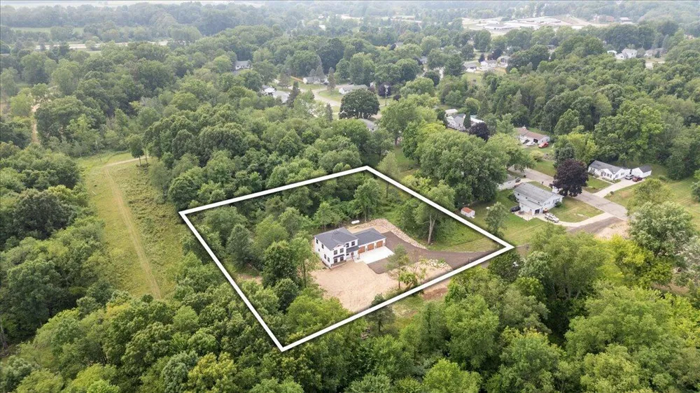 102 Mehl Street Leslie, MI 49251