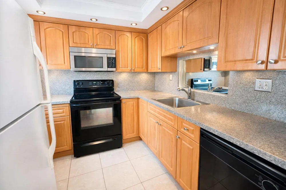 5041 W OAKLAND PARK BOULEVARD #111 Lauderdale Lakes, FL 33313