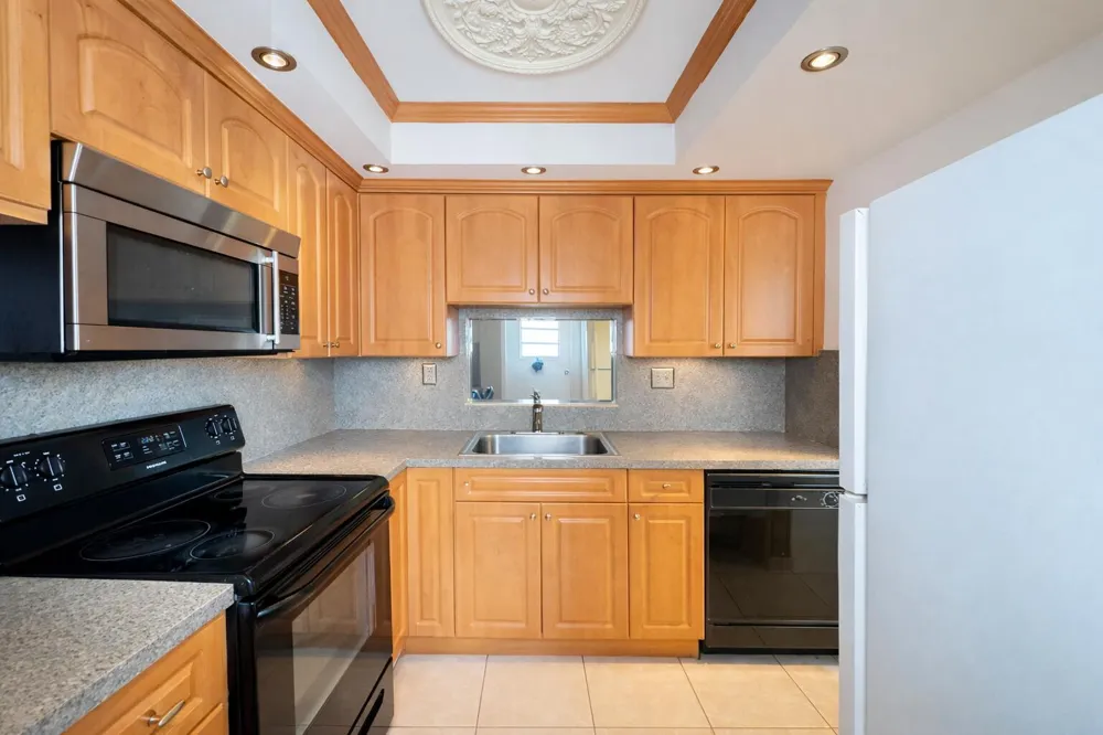 5041 W OAKLAND PARK BOULEVARD #111 Lauderdale Lakes, FL 33313
