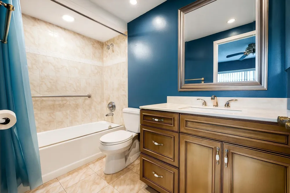 5041 W OAKLAND PARK BOULEVARD #111 Lauderdale Lakes, FL 33313