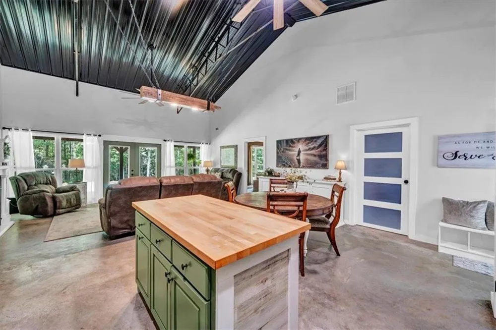 627 Johnstonville Road Barnesville, GA 30204
