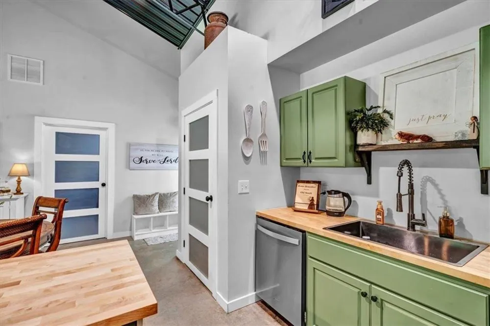 627 Johnstonville Road Barnesville, GA 30204