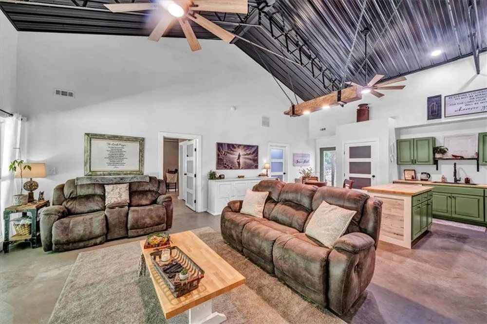 627 Johnstonville Road Barnesville, GA 30204