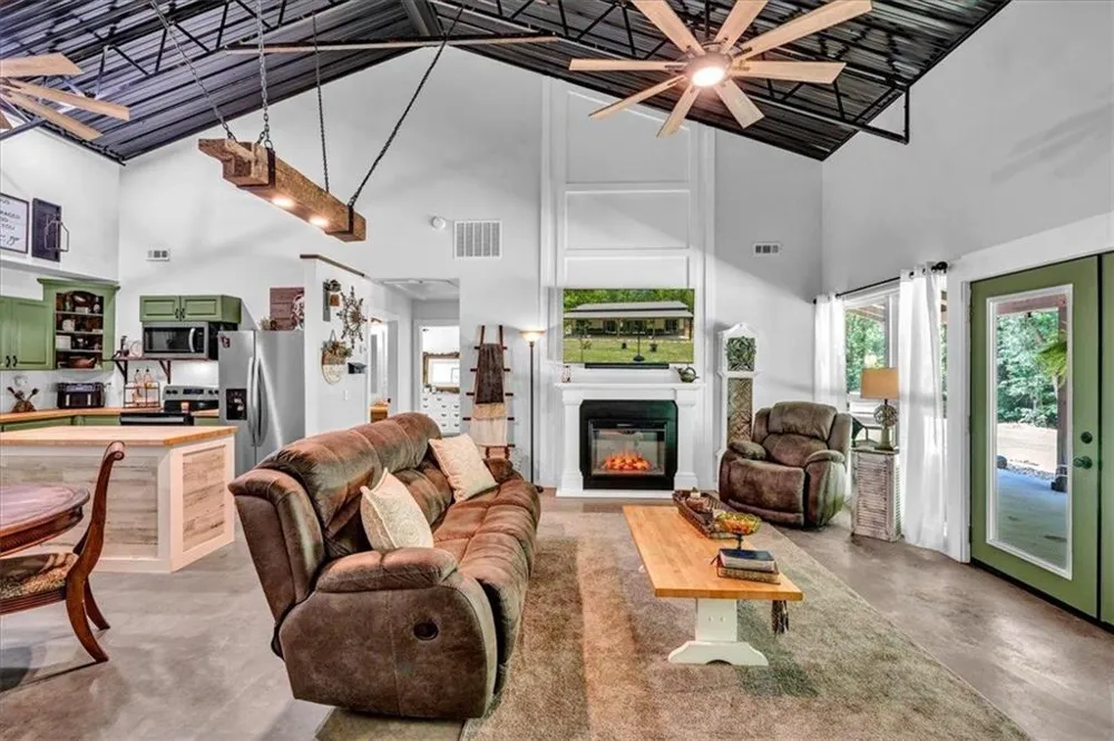 627 Johnstonville Road Barnesville, GA 30204