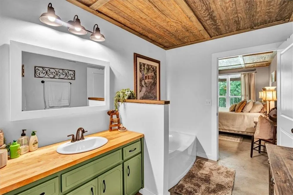 627 Johnstonville Road Barnesville, GA 30204