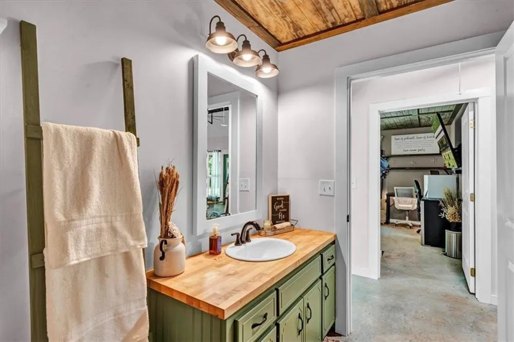 627 Johnstonville Road Barnesville, GA 30204
