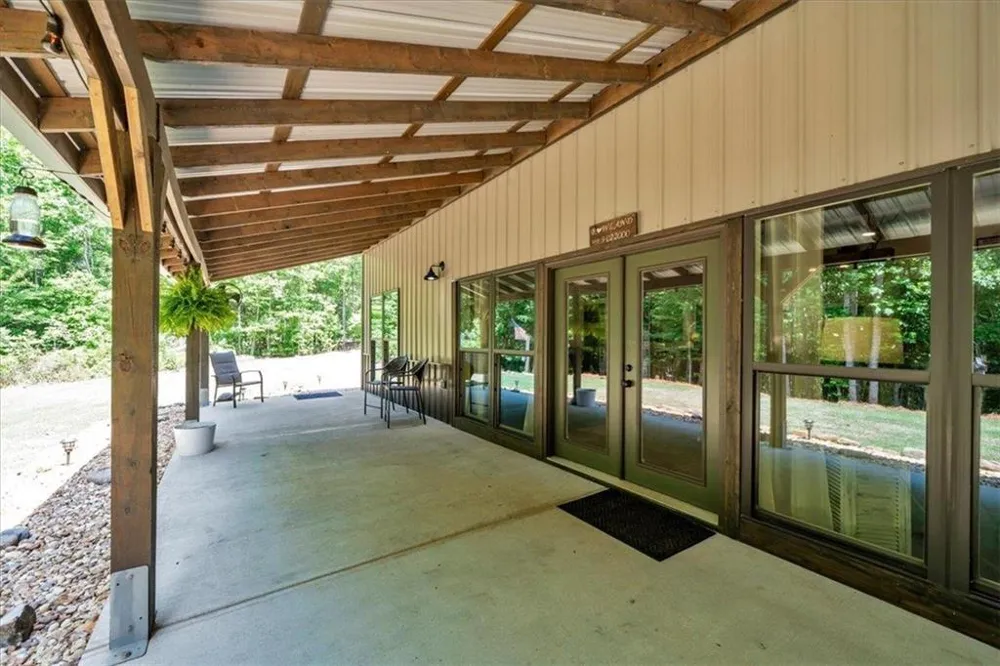 627 Johnstonville Road Barnesville, GA 30204