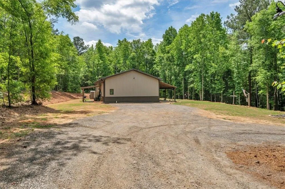627 Johnstonville Road Barnesville, GA 30204