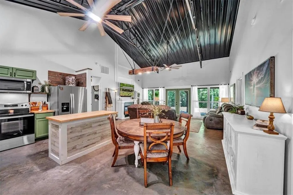 627 Johnstonville Road Barnesville, GA 30204