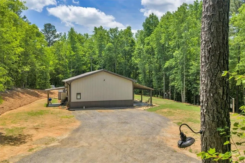627 Johnstonville Road Barnesville, GA 30204