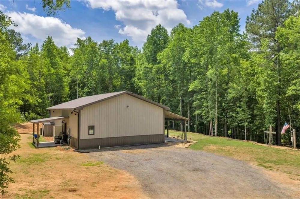 627 Johnstonville Road Barnesville, GA 30204