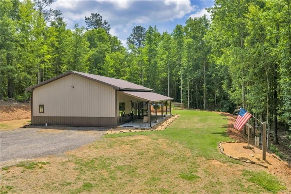 627 Johnstonville Road Barnesville, GA 30204
