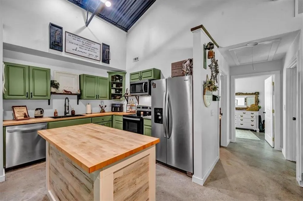 627 Johnstonville Road Barnesville, GA 30204