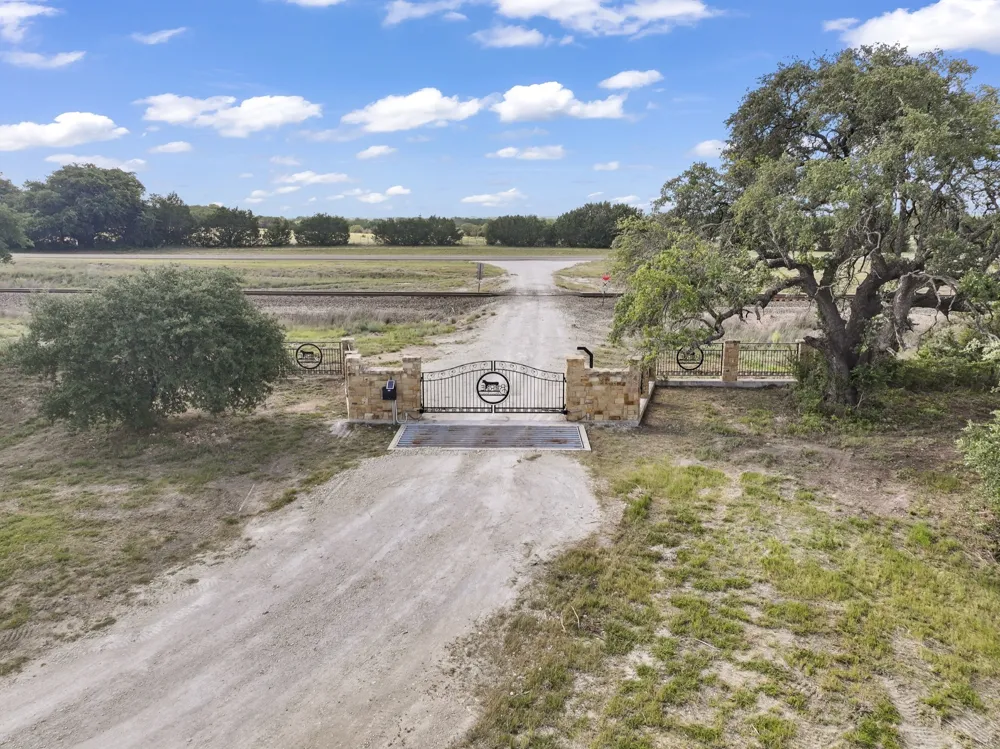 1042 Highway 174 Meridian, TX 76665